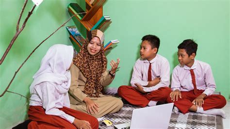 9. Menggunakan Gambar dan Video yang Menarik