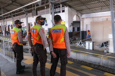 Pentingnya Keamanan dan Pengawasan Akun FB