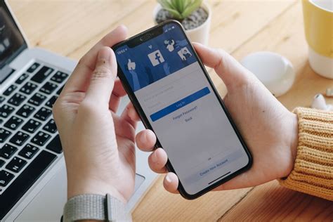 Tips untuk Meningkatkan Penampilan Postingan Anda di Facebook